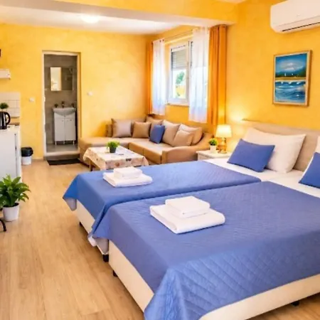 Victoria Apartment *