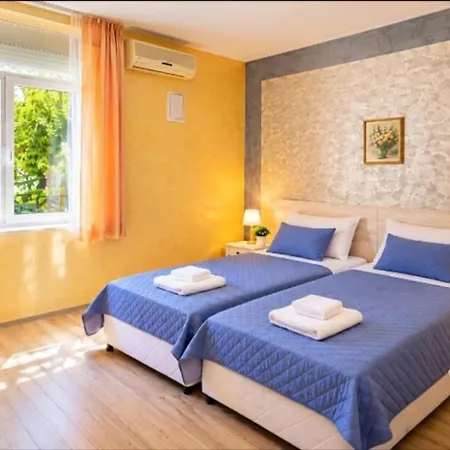 Victoria Apartment